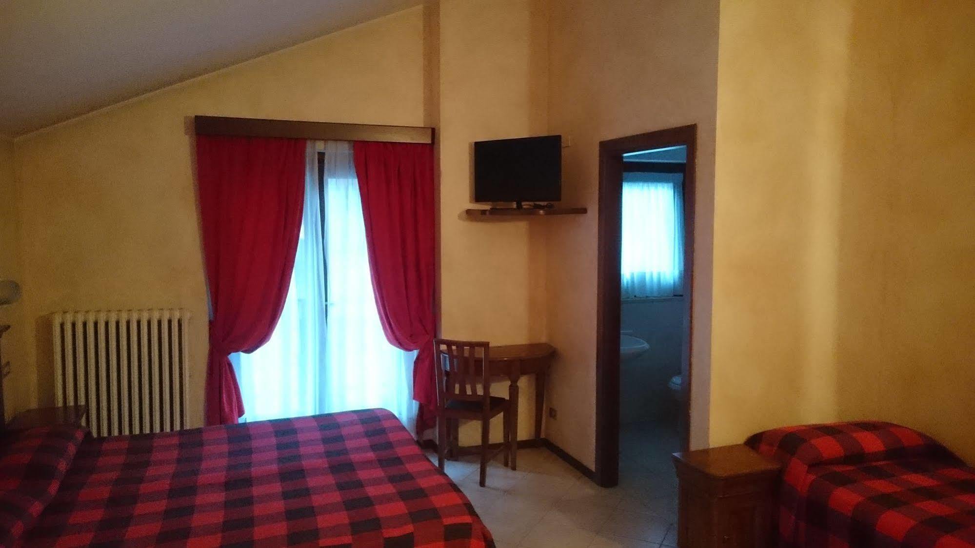 Hotel Al Caminetto Валтурненче Екстериор снимка