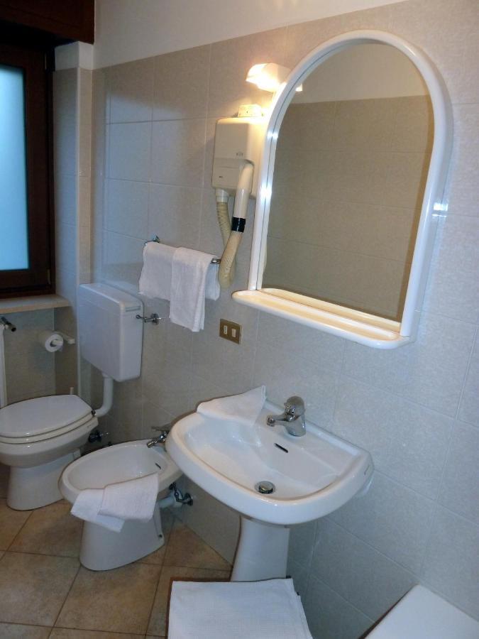 Hotel Al Caminetto Валтурненче Стая снимка